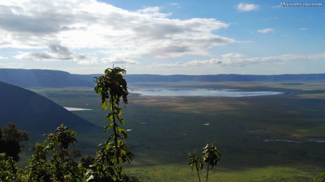  Olduvai gorge Ngorongoro conservation area, as seen from the edges [1]