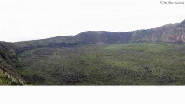  mount Longonot crater, a view from the rim <sup>1</sup>