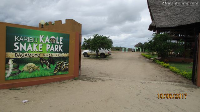  Kaole Snake park, entrance to the compound with restaurant main building (right) and snake park in the distance