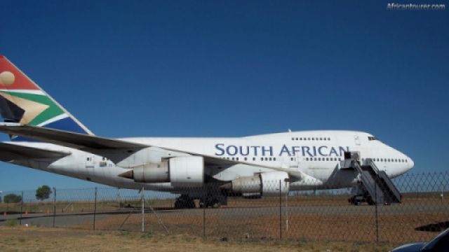  South African Airways museum of Johannesburg, one of the planes in its collection <sup>1</sup>